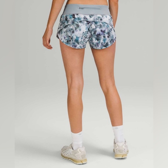 Lululemon Speed Up Low-Rise Shorts 2.5” Kaleidofloral Multi Blue Cast Rare Print - Picture 2 of 7